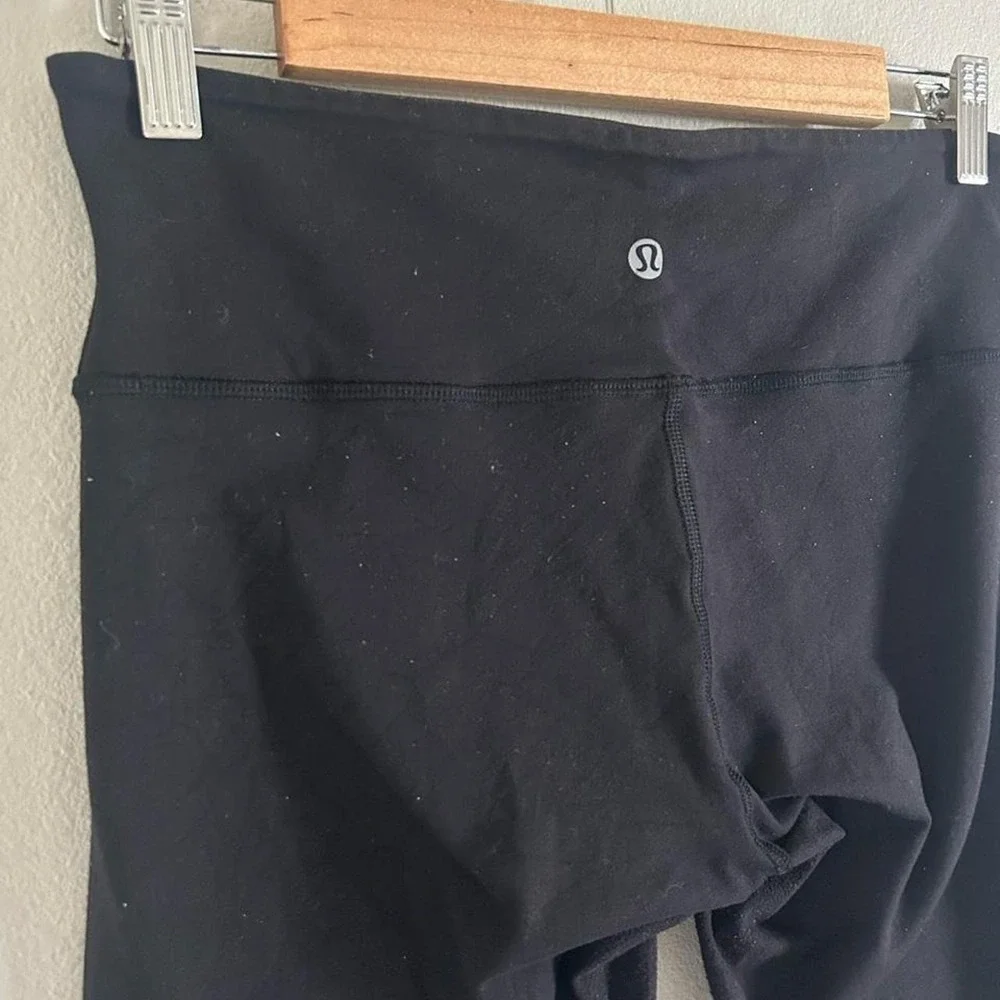Lululemon black leggings size 6  31